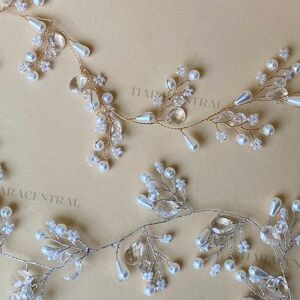 Elegant Pearl and Crystal Hair Vine